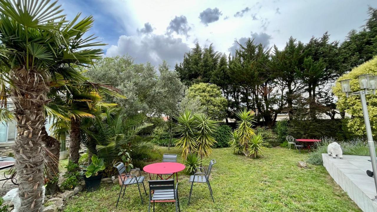 Aux Belles Vacances - Adults Only Caux-et-Sauzens Exterior foto
